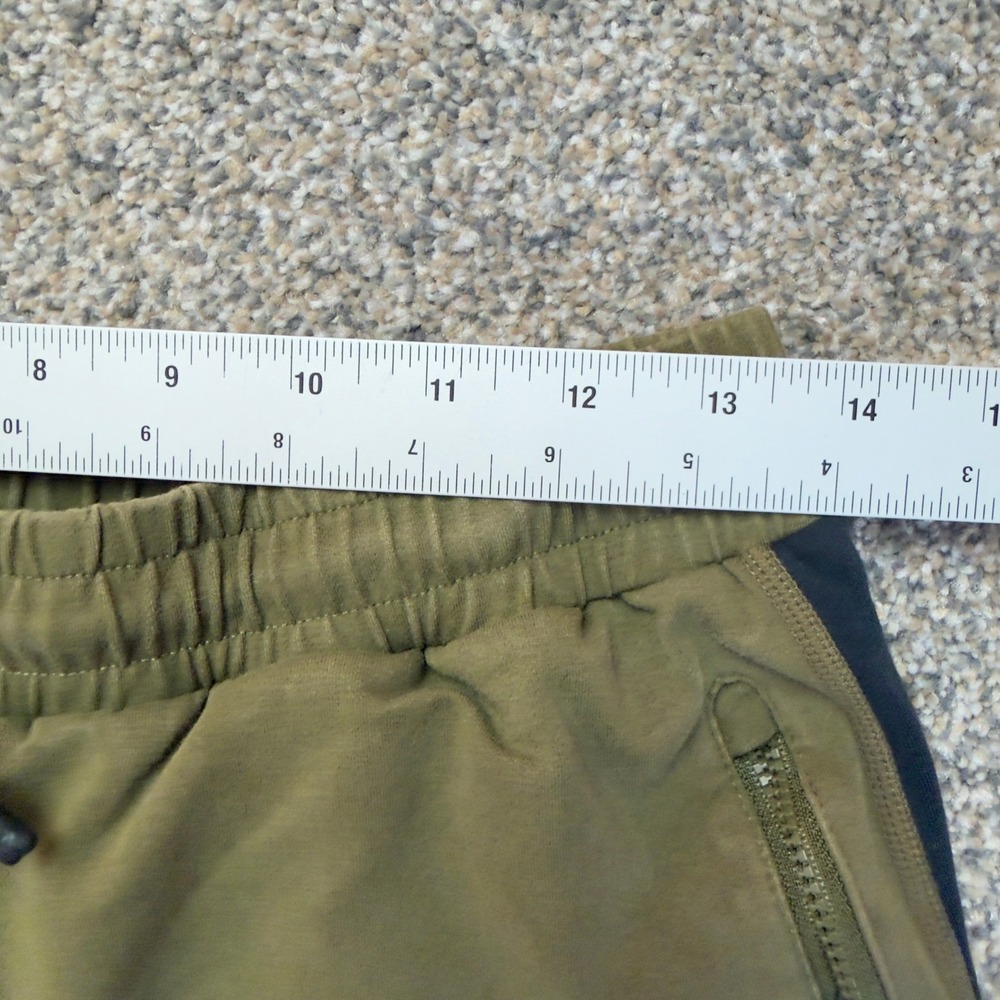 VO Olive Athletic Men's Shorts with Zip Pockets - Picture 4 of 11